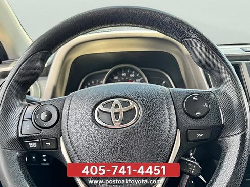 Used 2019 Toyota Camry XSE FWD image 31