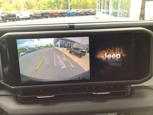 Certified 2025 Jeep Wrangler Unlimited Sahara AWD/4WD image 12