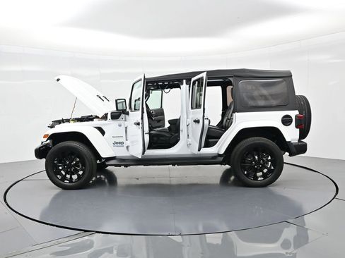 Used 2021 Jeep Wrangler Unlimited Sahara w/ Cold Weather Group image 38