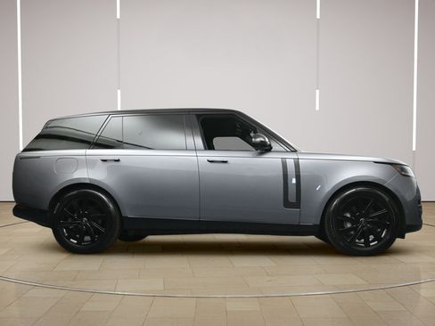 Used 2024 Land Rover Range Rover Long Wheelbase SE AWD/4WD image 28