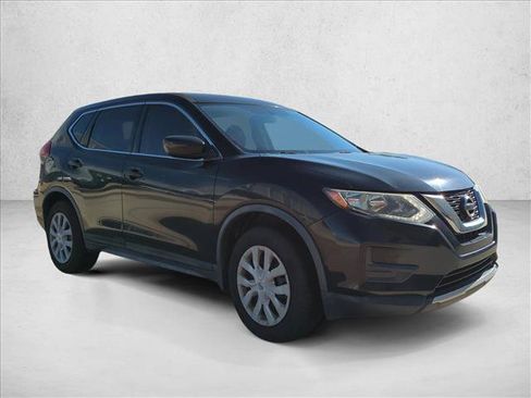 Used 2017 Nissan Rogue S FWD image 3