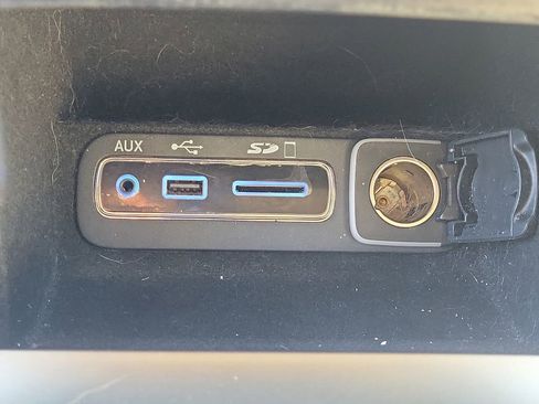 Used 2017 Jeep Grand Cherokee Limited image 26