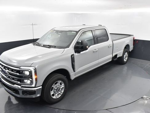 New 2026 Ford F250 XLT w/ XLT Premium Package RWD image 19