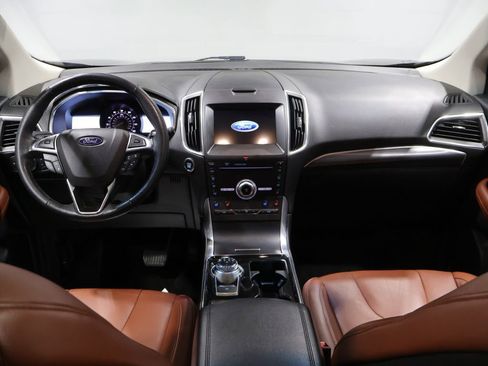 Used 2019 Ford Edge Titanium w/ Equipment Group 301A AWD/4WD image 18
