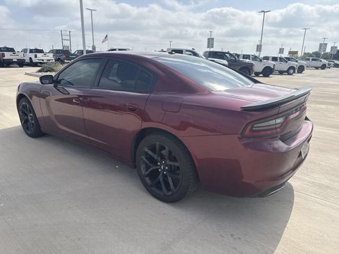 Used 2019 Dodge Charger SXT w/ Blacktop Package RWD image 4