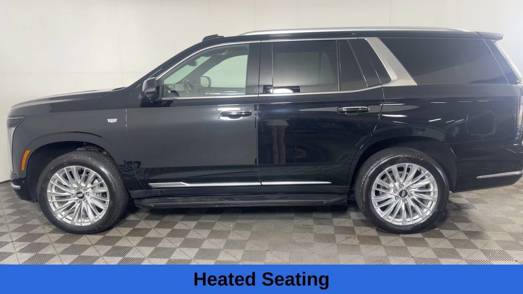 Used 2025 Cadillac Escalade Premium Luxury AWD/4WD image 7