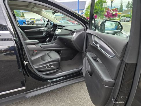 Used 2019 Cadillac XT5 Premium Luxury AWD/4WD image 17