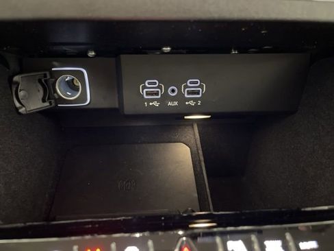 Used 2024 Jeep Wagoneer L Series II w/ Flexible Seating Group image 27