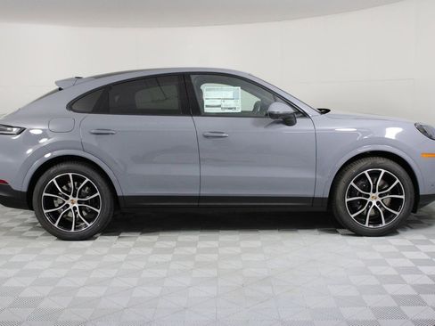 New 2026 Porsche Cayenne Coupe AWD/4WD image 8