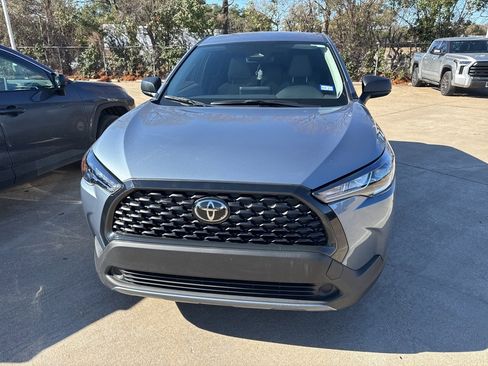 Used 2025 Toyota Corolla Cross L image 2