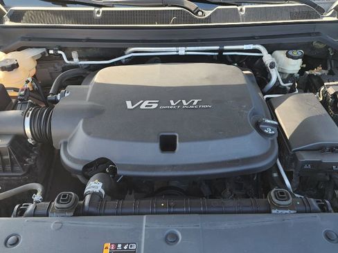 Used 2018 GMC Canyon 2WD Crew Cab w/ Trailering Package image 18