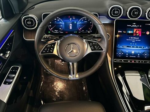 Certified 2025 Mercedes-Benz GLC 300 image 17