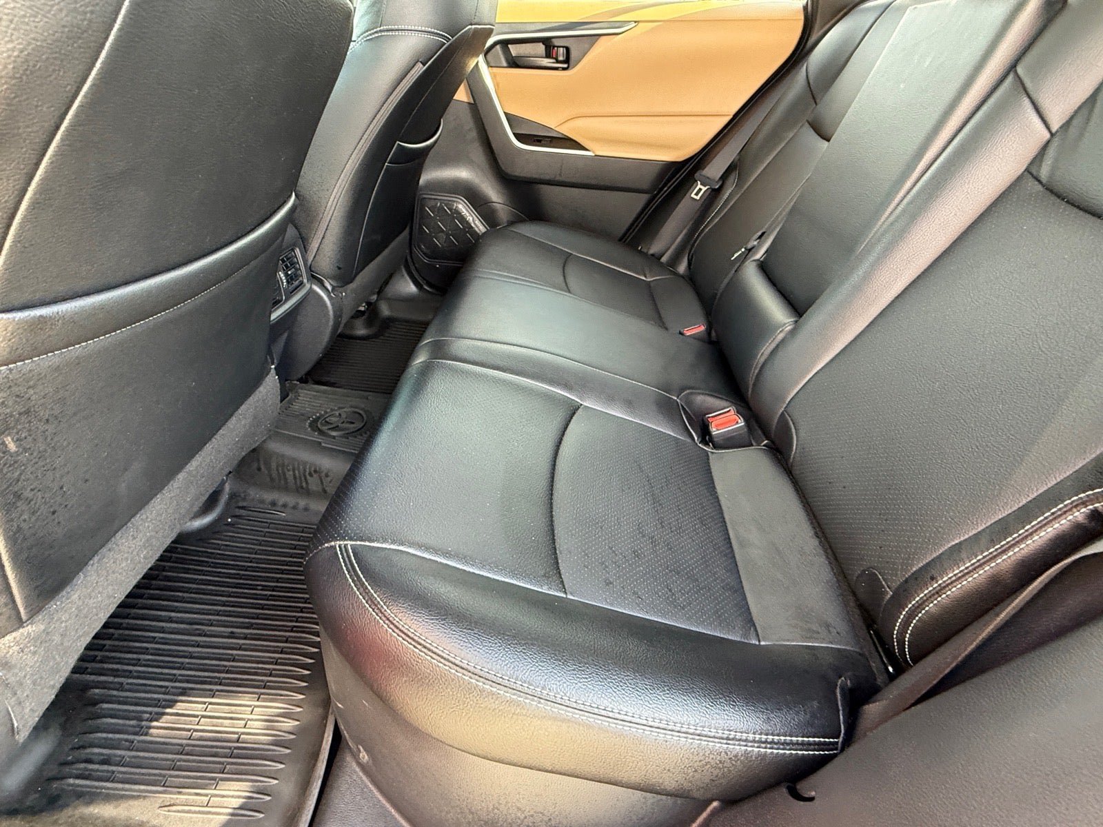 Used 2020 Toyota RAV4 LE w/ All Weather Liner Package AWD/4WD image 13