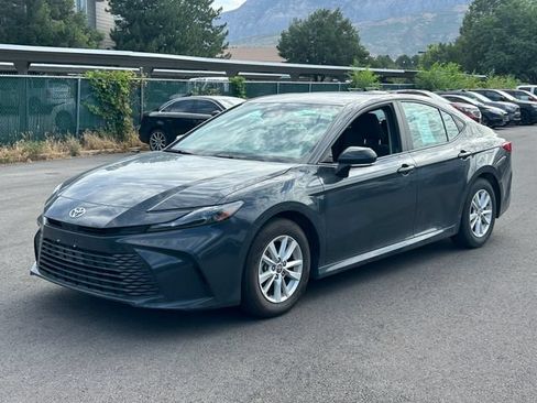 Used 2025 Toyota Camry Hybrid FWD image 9