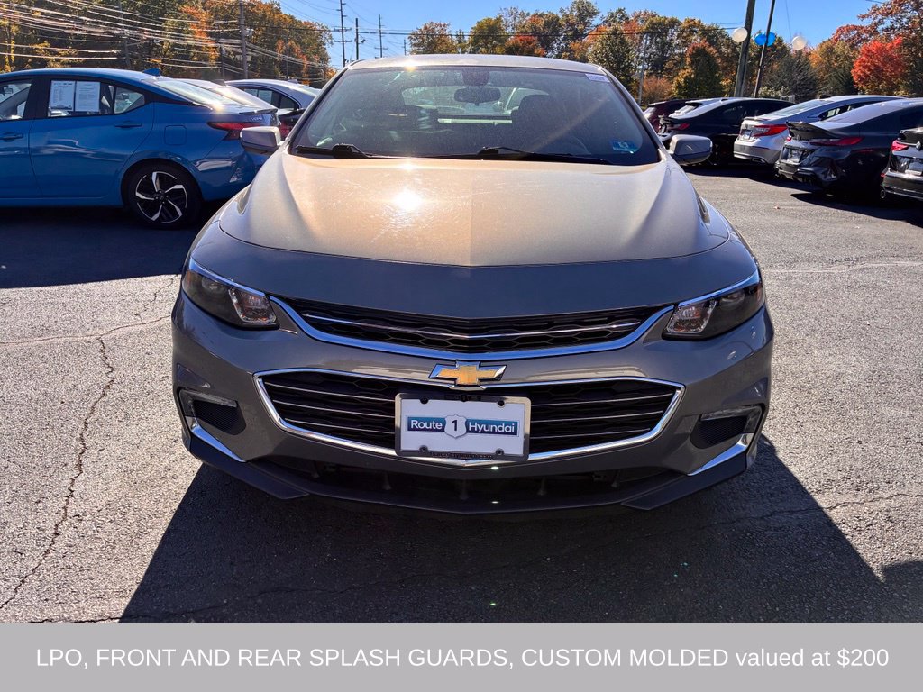 Used 2018 Chevrolet Malibu LT FWD image 2