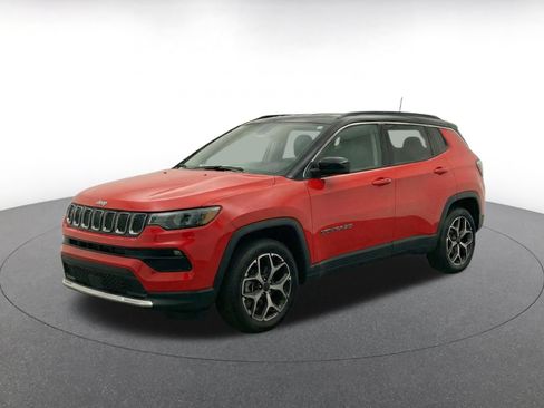 Used 2025 Jeep Compass Limited AWD/4WD image 3