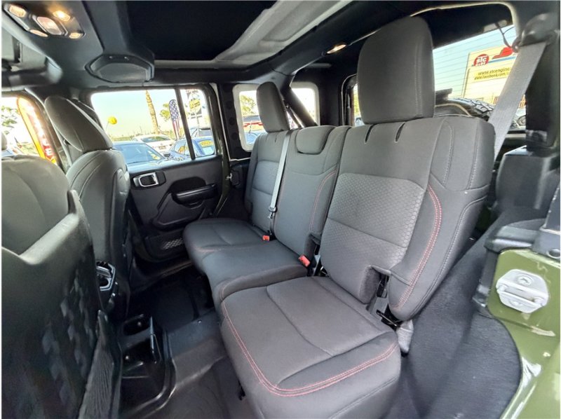 Used 2021 Jeep Wrangler Unlimited Rubicon AWD/4WD image 25