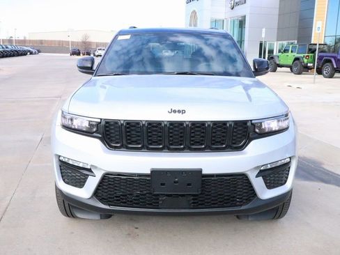 New 2025 Jeep Grand Cherokee Limited image 9