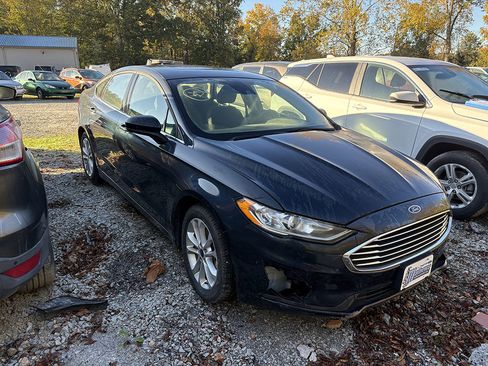 Used 2020 Ford Fusion SE image 4