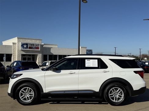 Certified 2025 Ford Explorer Active w/ Active Comfort Package image 3