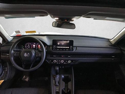 Used 2025 Honda Accord SE image 18