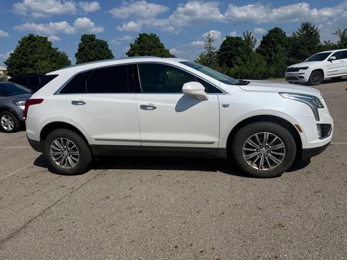 Used 2017 Cadillac XT5 Luxury FWD image 4