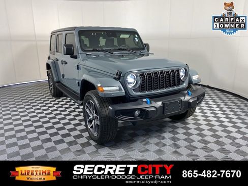 Used 2024 Jeep Wrangler Unlimited w/ Convenience Group AWD/4WD image 1
