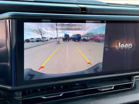 Used 2026 Jeep Gladiator Sport image 28