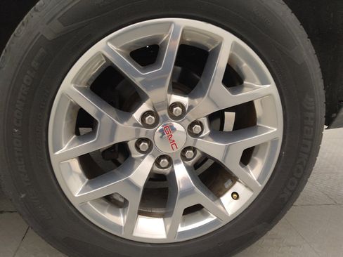 Used 2018 GMC Yukon SLE w/ SLE Value Package RWD image 31