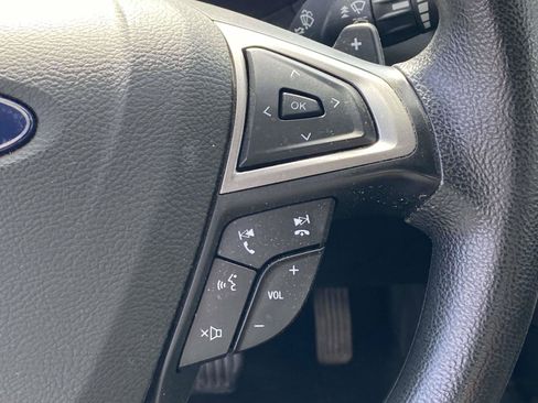 Used 2018 Ford Fusion SE w/ Fusion SE Technology Package FWD image 21
