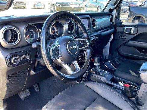 Used 2020 Jeep Wrangler Unlimited Sahara image 13