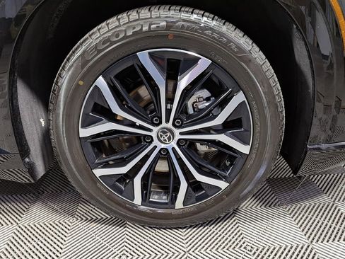 Used 2025 Toyota Crown Signia image 43