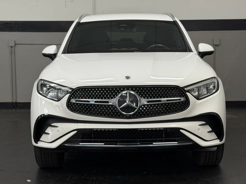 Used 2025 Mercedes-Benz GLC 350e 4MATIC image 6