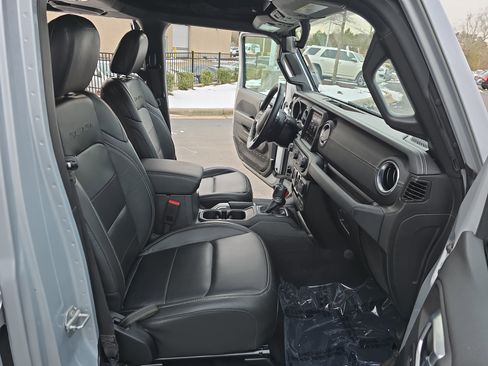 Used 2022 Jeep Wrangler Unlimited Sahara w/ LED Lighting Group image 10