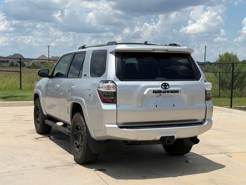 Used 2023 Toyota 4Runner SR5 Premium w/ Moonroof Package RWD image 7