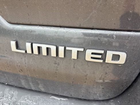Used 2025 Jeep Grand Cherokee Limited w/ Trailer Tow Package AWD/4WD image 10