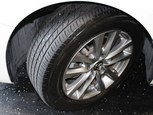 Used 2020 MAZDA MAZDA3 Sedan FWD image 37