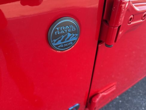 Used 2025 Jeep Wrangler Unlimited Sahara w/ Safety Group image 3