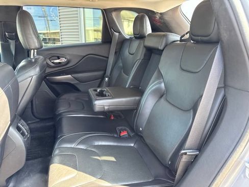 Used 2019 Jeep Cherokee Limited AWD/4WD image 41