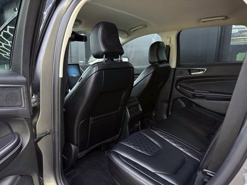 Used 2023 Ford Edge Titanium image 19