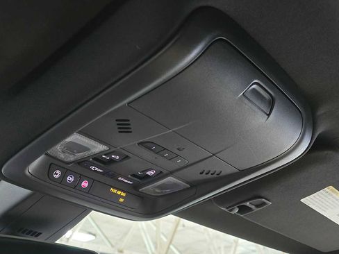 Used 2018 Cadillac XT5 Luxury w/ Driver Awareness Package image 33