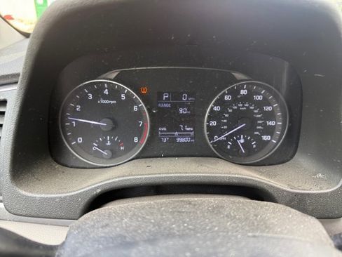 Used 2018 Hyundai Elantra SE FWD image 5