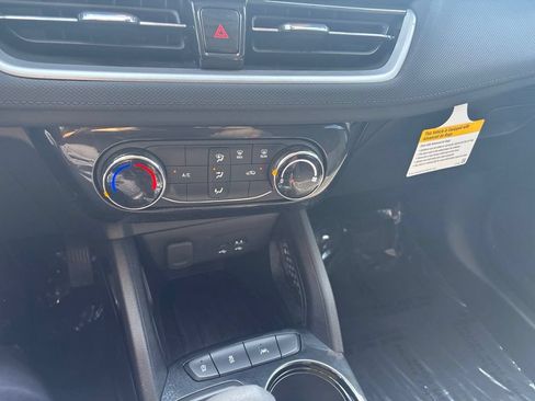 Used 2026 Chevrolet TrailBlazer LT w/ Driver Confidence Package FWD image 25