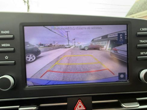Used 2022 Hyundai Elantra SEL FWD image 24
