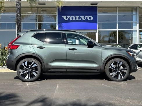 New 2026 Volvo XC40 B5 Ultra image 6
