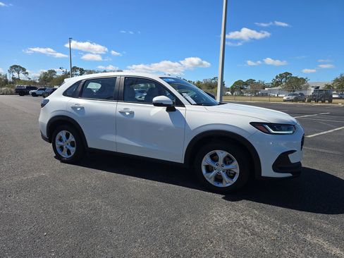 Certified 2024 Honda HR-V LX image 2