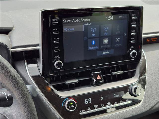 Used 2020 Toyota Corolla LE FWD image 9