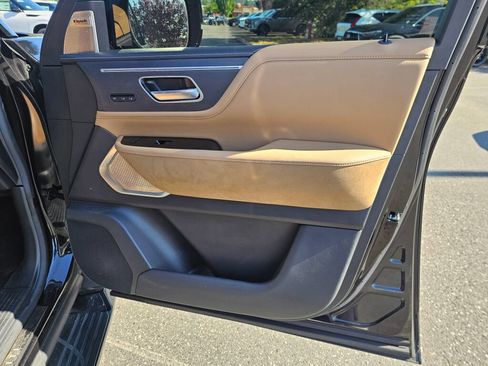 Used 2025 INFINITI QX80 Sensory w/ Exterior Package AWD/4WD image 10