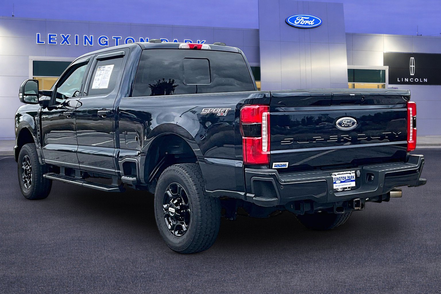 Used 2024 Ford F350 XLT w/ XLT Premium Package AWD/4WD image 4