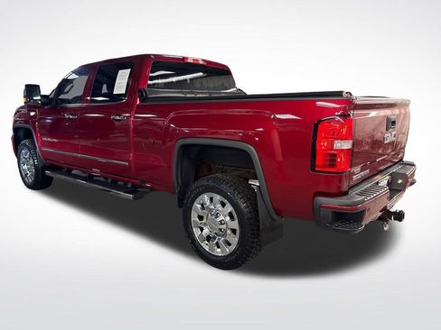 Used 2018 GMC Sierra 2500 Denali AWD/4WD image 3